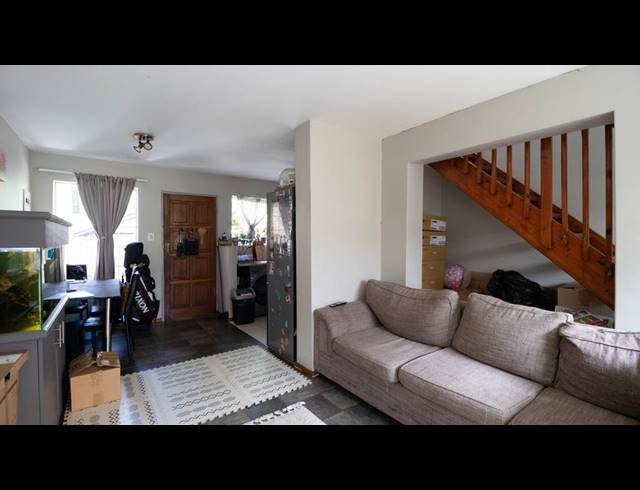 2 BEDROOM TOWNHOUSE FOR SALE IN VAN RIEBEECK PARK